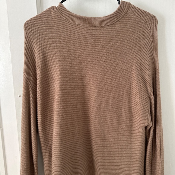 Dynamite - Women’s Sweater (Size M) - Picture 2 of 4